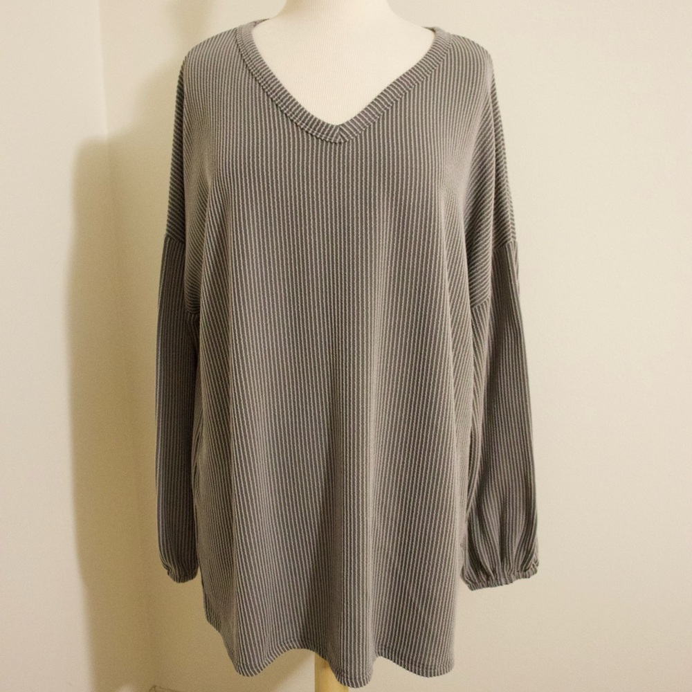 Gray V-Neck Long Sleeve Sweatshirt